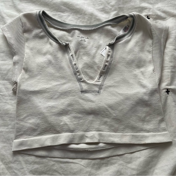 UO out from under Go For Gold Seamless crop Top - Picture 2 of 5